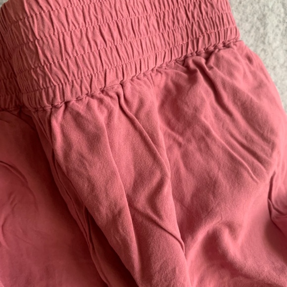 EDITED | Rosé Shorts - Picture 2 of 5